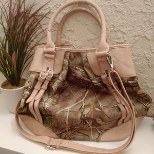 Realtree | Camo and Pink Handbag